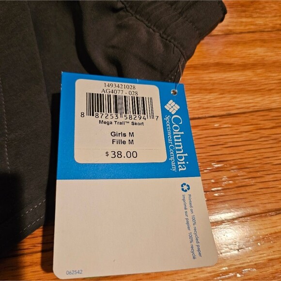 NWT Columbia Girls Mega Trail Skort. Size M Grey Skort with Red Built-in Short. - Picture 5 of 6